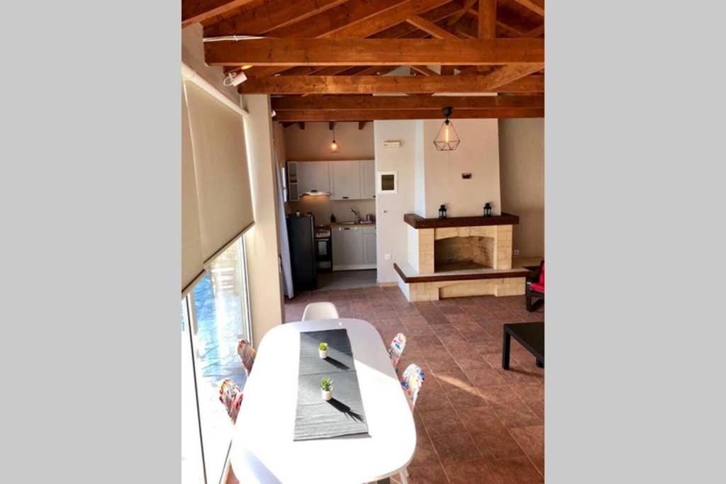 Вилла Sunlit Pool House Posidhonia  Экстерьер фото