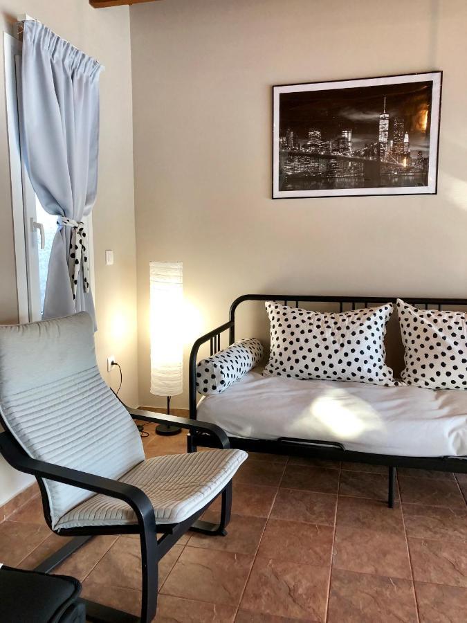 Вилла Sunlit Pool House Posidhonia  Экстерьер фото