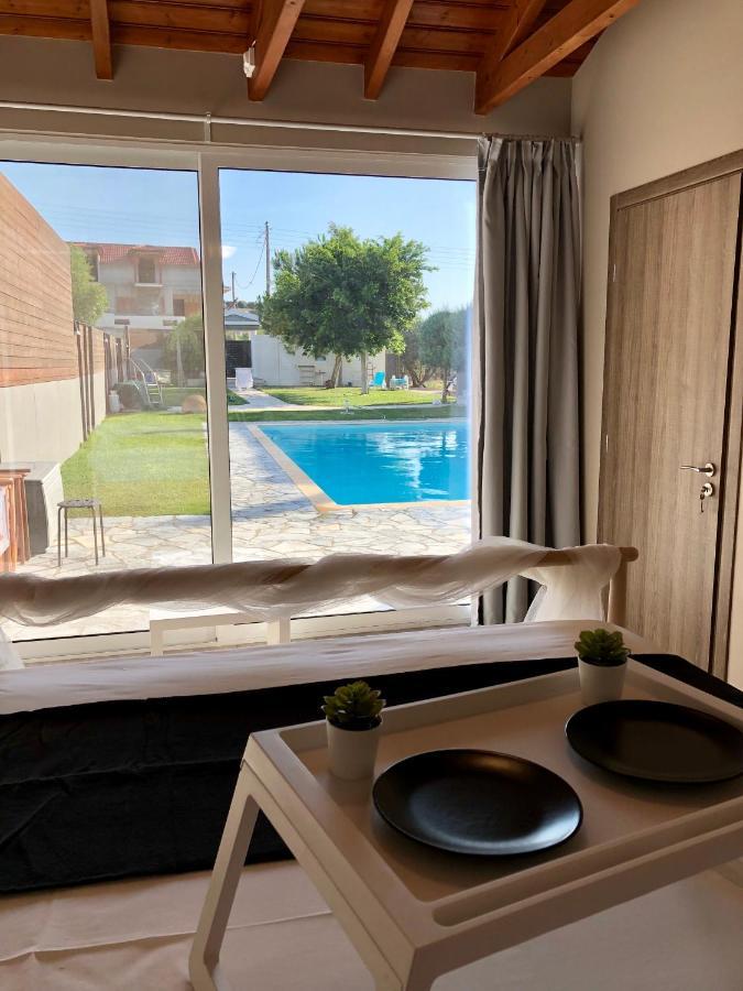 Вилла Sunlit Pool House Posidhonia  Экстерьер фото