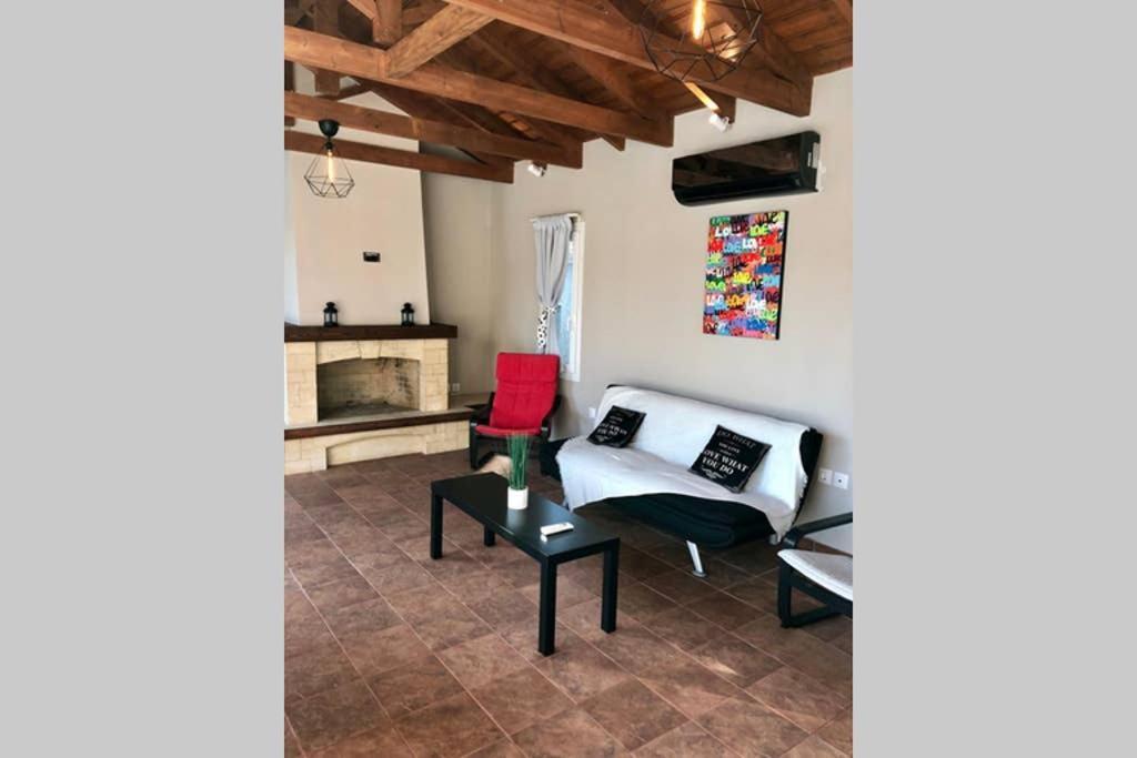 Вилла Sunlit Pool House Posidhonia  Экстерьер фото